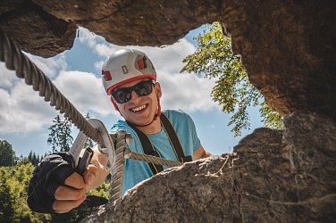 Půjčte si u nás ferrata set a vyražte na Ferrata Hluboká
