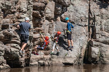 Prázdninová dobrodružství na ferrata Hluboká