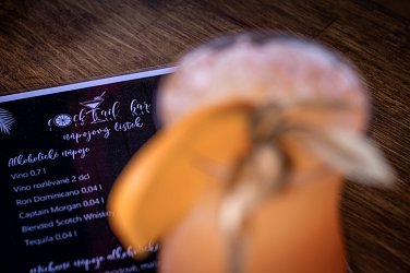 Areálový koktejl bar v novém stylu